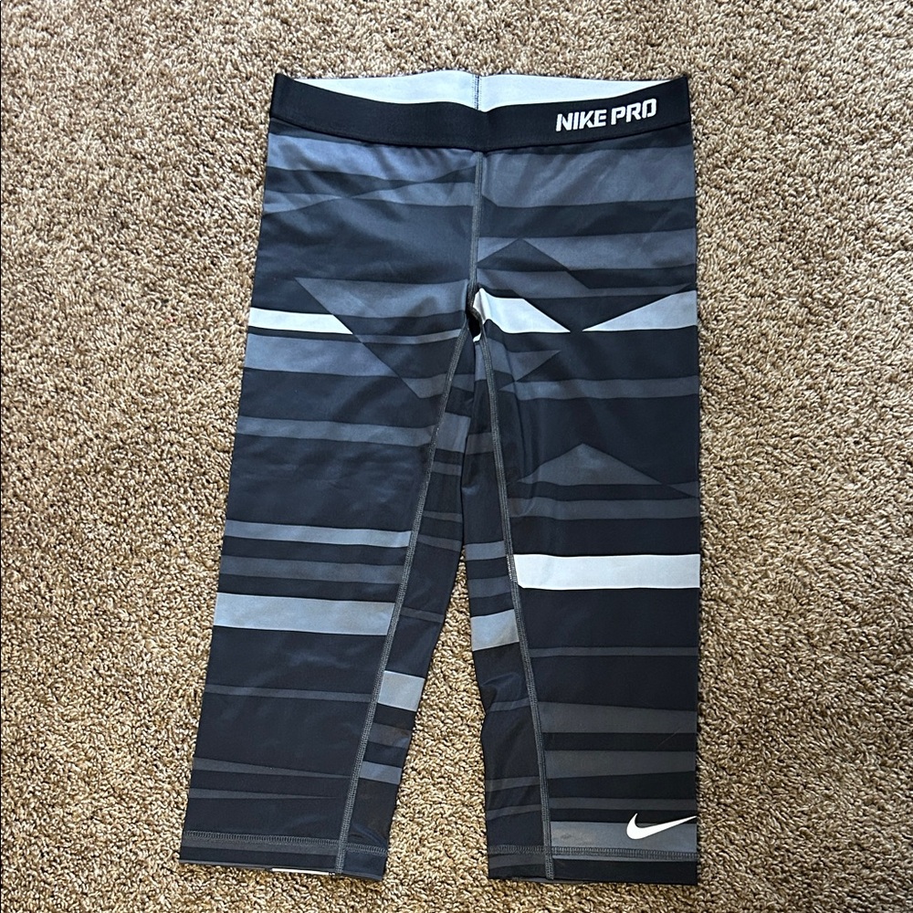 Nike Pro Capris